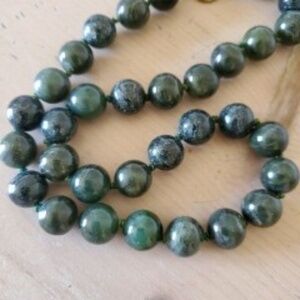 Green Nephrite Jade Beaded Collar Necklace 17"